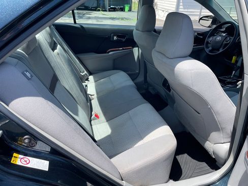 Used 2014 Toyota Camry XLE FWD image 19