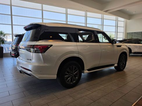 Used 2026 INFINITI QX80 Pure AWD/4WD image 5
