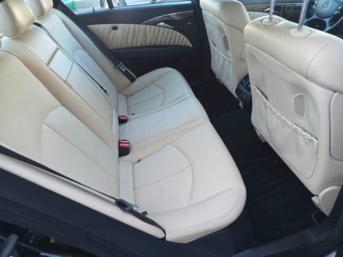 Used 2008 Mercedes-Benz E 550 Sedan image 14