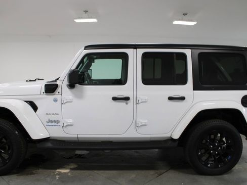 Used 2023 Jeep Wrangler Unlimited Sahara w/ Cold Weather Group image 6