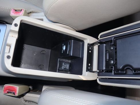 Used 2008 Mitsubishi Outlander SE image 59