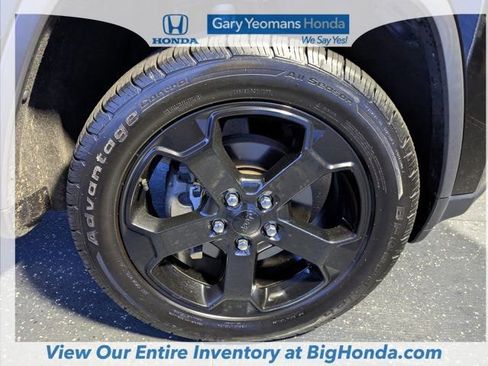 Used 2019 Jeep Grand Cherokee Laredo image 14