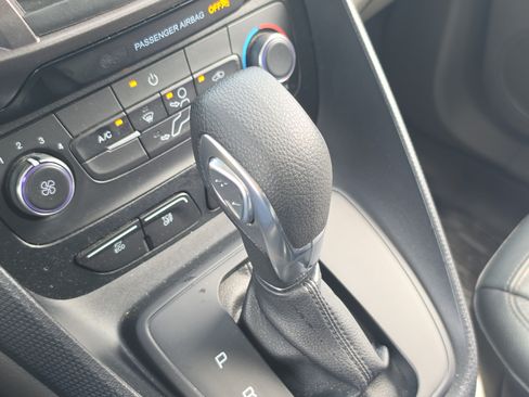 Used 2021 Ford Transit Connect XL FWD image 17