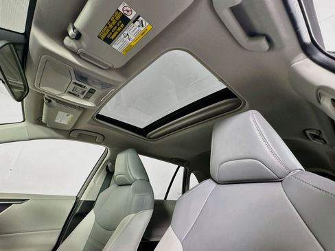 Certified 2022 Toyota RAV4 XLE Premium AWD/4WD image 21