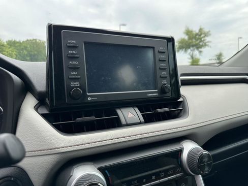 Certified 2022 Toyota RAV4 XLE FWD image 12