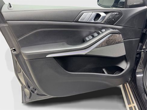 Used 2021 BMW X7 xDrive40i w/ Premium Package image 32