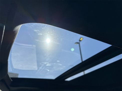 Used 2025 Ford F150 Lightning Lariat image 34