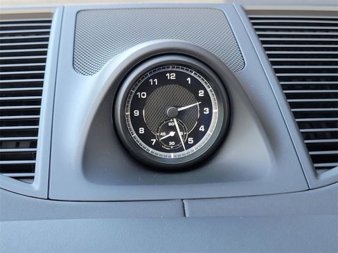 Certified 2025 Porsche Macan image 28