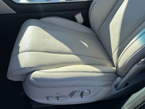 Certified 2025 Genesis GV80 2.5T Prestige image 15