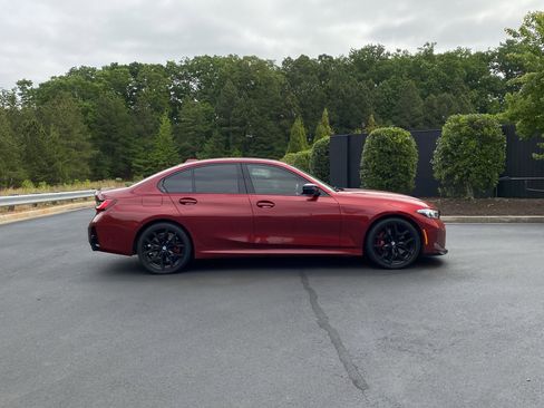 Used 2025 BMW 330i Sedan w/ M Sport Package RWD image 5