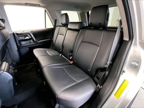 Used 2023 Toyota 4Runner TRD Off-Road Premium w/ Moonroof Package AWD/4WD image 26