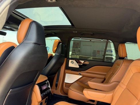 Used 2023 Lincoln Aviator Black Label w/ Dynamic Handling Package AWD/4WD image 10