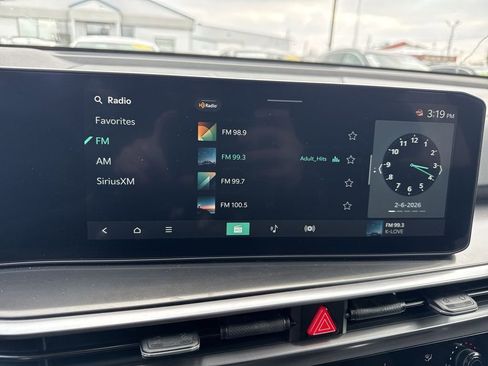 Used 2025 Kia Sorento LX image 16