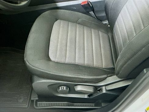 Used 2021 Ford Edge SE FWD image 21