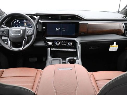 Used 2025 GMC Sierra 2500 Denali Ultimate image 12