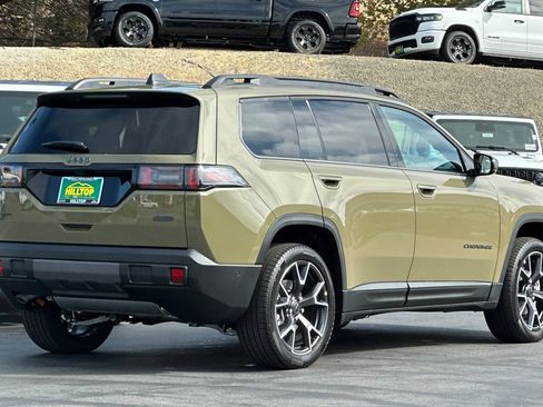New 2026 Jeep Cherokee Overland w/ Trailer Tow Group AWD/4WD image 4