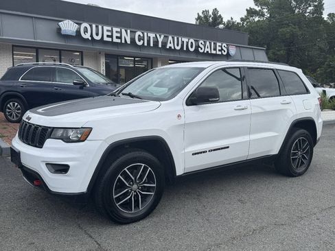 Used 2018 Jeep Grand Cherokee Trailhawk AWD/4WD image 1