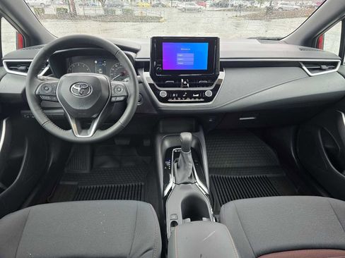 Used 2025 Toyota Corolla SE image 18