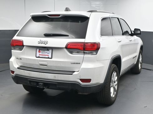 Used 2021 Jeep Grand Cherokee Laredo image 8