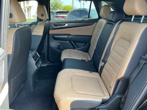Certified 2026 Volkswagen Atlas Cross Sport SEL R-Line AWD/4WD image 17
