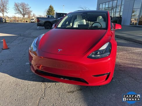 Used 2023 Tesla Model Y Performance image 10