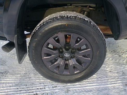 Used 2022 Toyota Tacoma Limited w/ Nightshade Package image 10