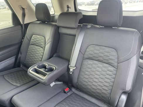 Used 2025 Nissan Pathfinder SV image 35