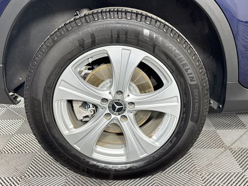 Used 2018 Mercedes-Benz GLC 300 w/ Premium Package image 30
