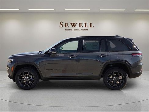 New 2025 Jeep Grand Cherokee Limited image 2