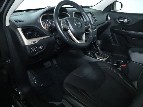 Used 2015 Jeep Cherokee Latitude w/ Cold Weather Group image 17