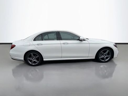 Used 2017 Mercedes-Benz E 300 4MATIC image 8