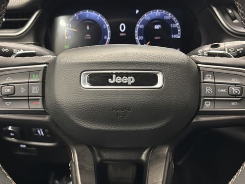 Used 2024 Jeep Grand Cherokee Limited w/ Luxury Tech Group II AWD/4WD image 16