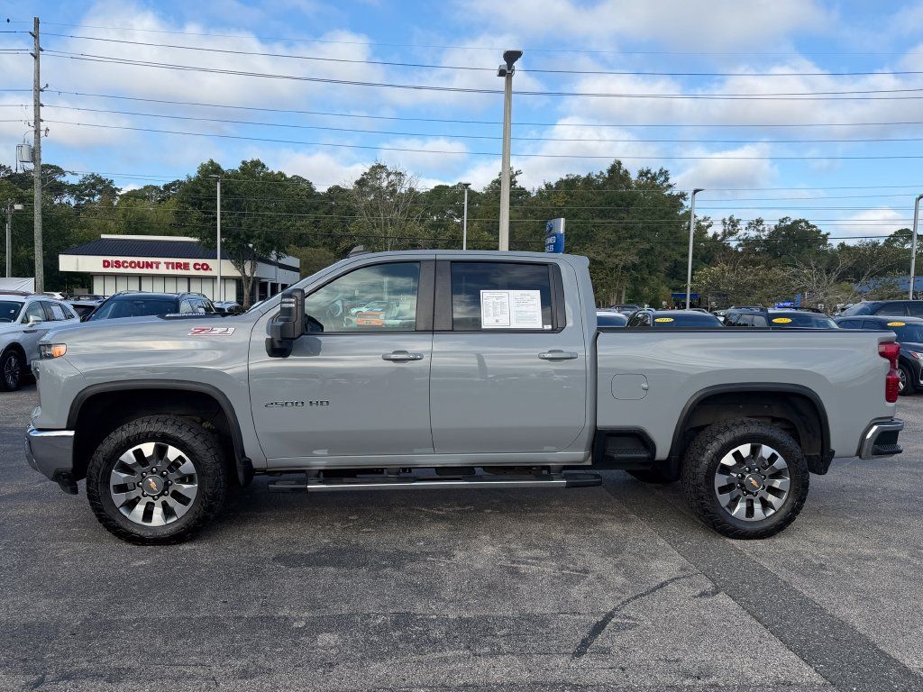 Used 2024 Chevrolet Silverado 2500 LT w/ All Star Edition AWD/4WD image 2
