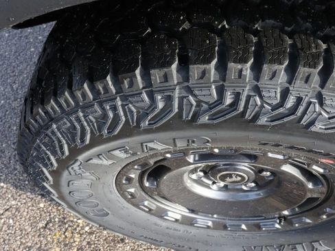 New 2025 Ford Bronco Badlands image 48