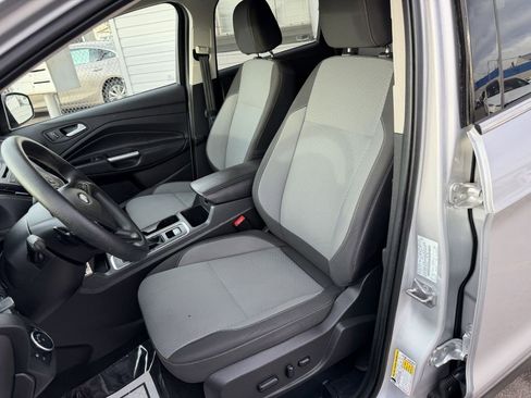 Used 2017 Ford Escape SE w/ SE Cold Weather Package image 12