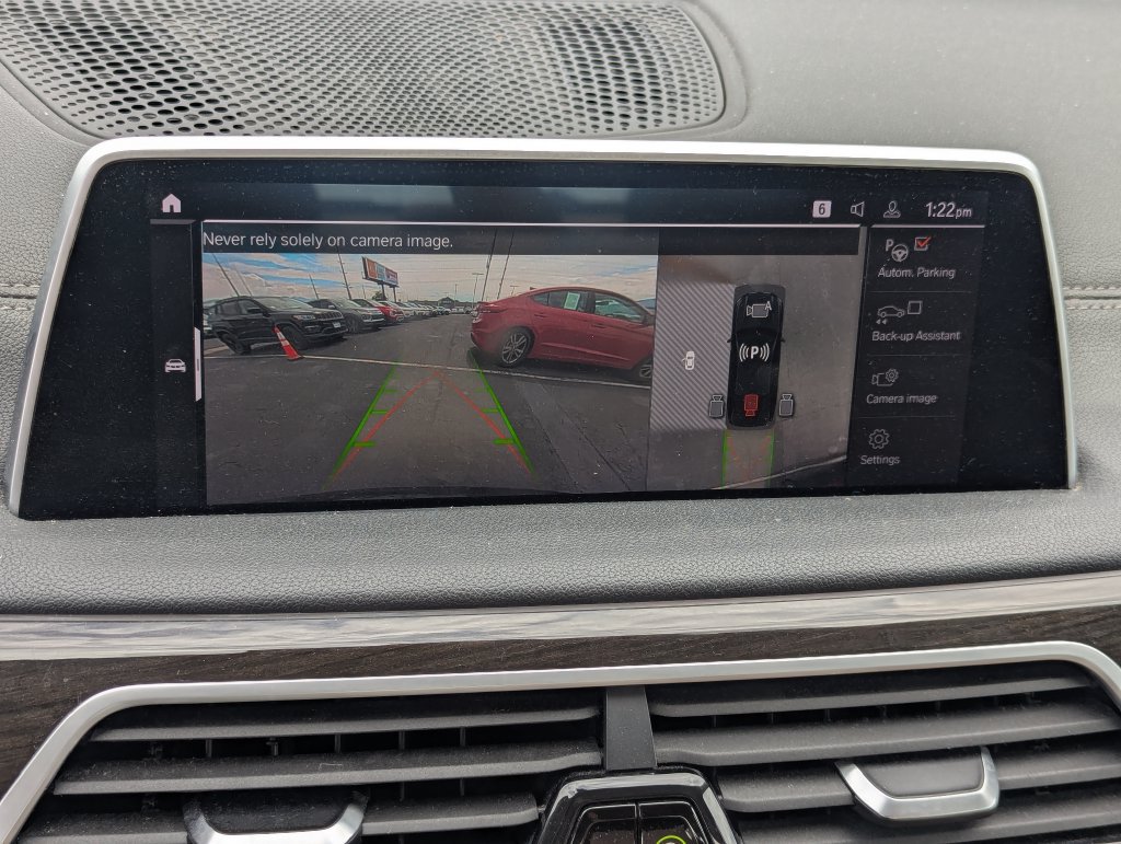 Used 2022 BMW 740i w/ Premium Package RWD image 15