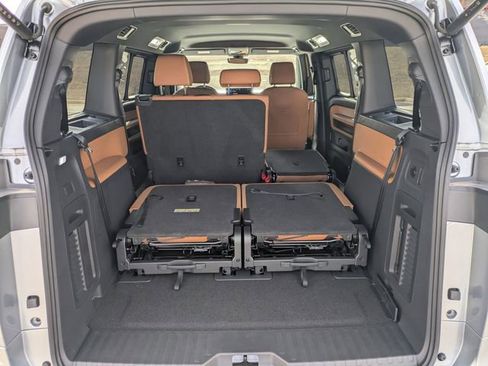 New 2025 Volkswagen ID. Buzz Pro S image 13