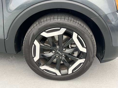 Certified 2024 Kia Telluride EX image 11