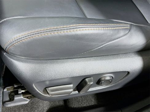 Certified 2024 Toyota Venza XLE image 18