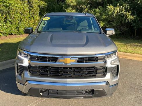 Used 2024 Chevrolet Silverado 1500 LT AWD/4WD image 2