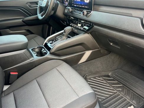 Used 2025 Chevrolet Colorado W/T w/ Advanced Trailering Package image 19