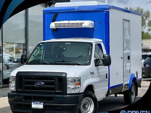 Used 2023 Ford E-350 and Econoline 350 Super Duty w/ Power Windows & Locks Group RWD image 1