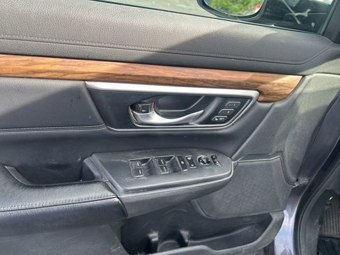 Used 2018 Honda CR-V Touring image 21