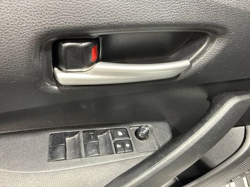 Used 2020 Toyota Corolla LE FWD image 18