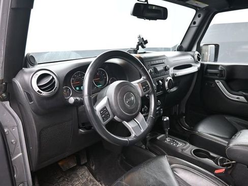 Used 2013 Jeep Wrangler Unlimited Sport image 17