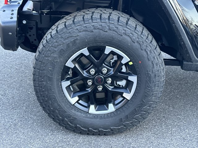 New 2026 Jeep Gladiator Rubicon w/ Technology Group AWD/4WD image 11
