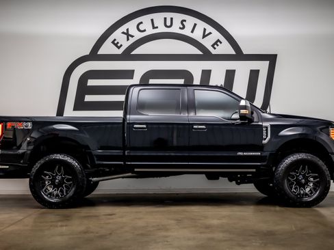 Used 2019 Ford F250 Platinum w/ Platinum Ultimate Package AWD/4WD image 9