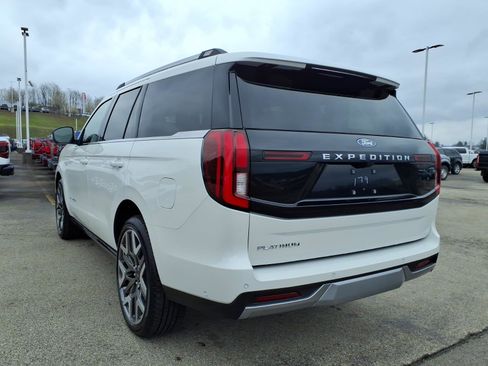 Used 2025 Ford Expedition Platinum w/ Platinum Ultimate Package image 5