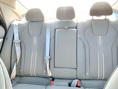Used 2025 Hyundai Elantra SEL FWD image 17