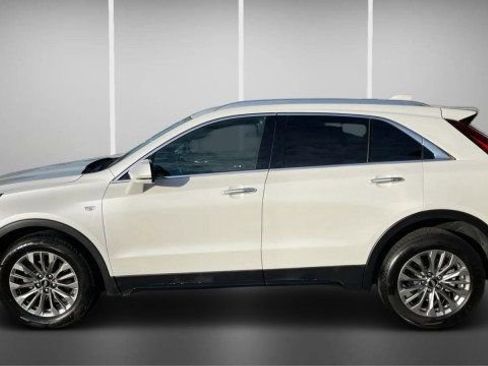 Used 2024 Cadillac XT4 Premium Luxury image 7